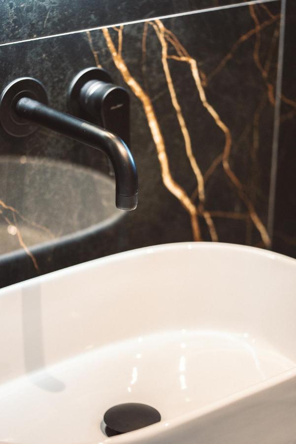 Apolpaina Nemesis Luxury Villas מראה חיצוני תמונה